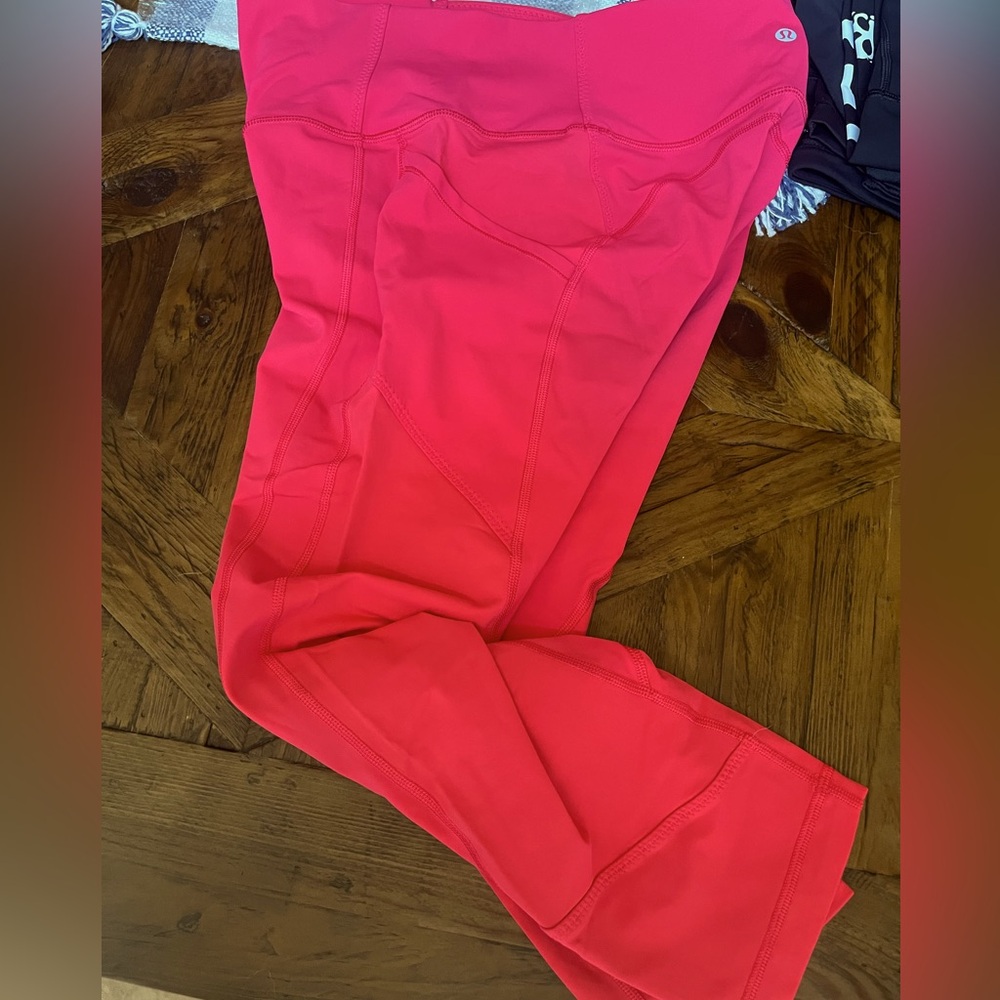Lululemon Barbie Pink crop size 12